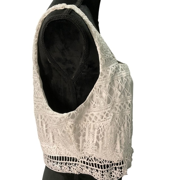 Lulu's Cream Crocheted Sleeveless Cropped Tank Top - As Is - Picture 4 of 8